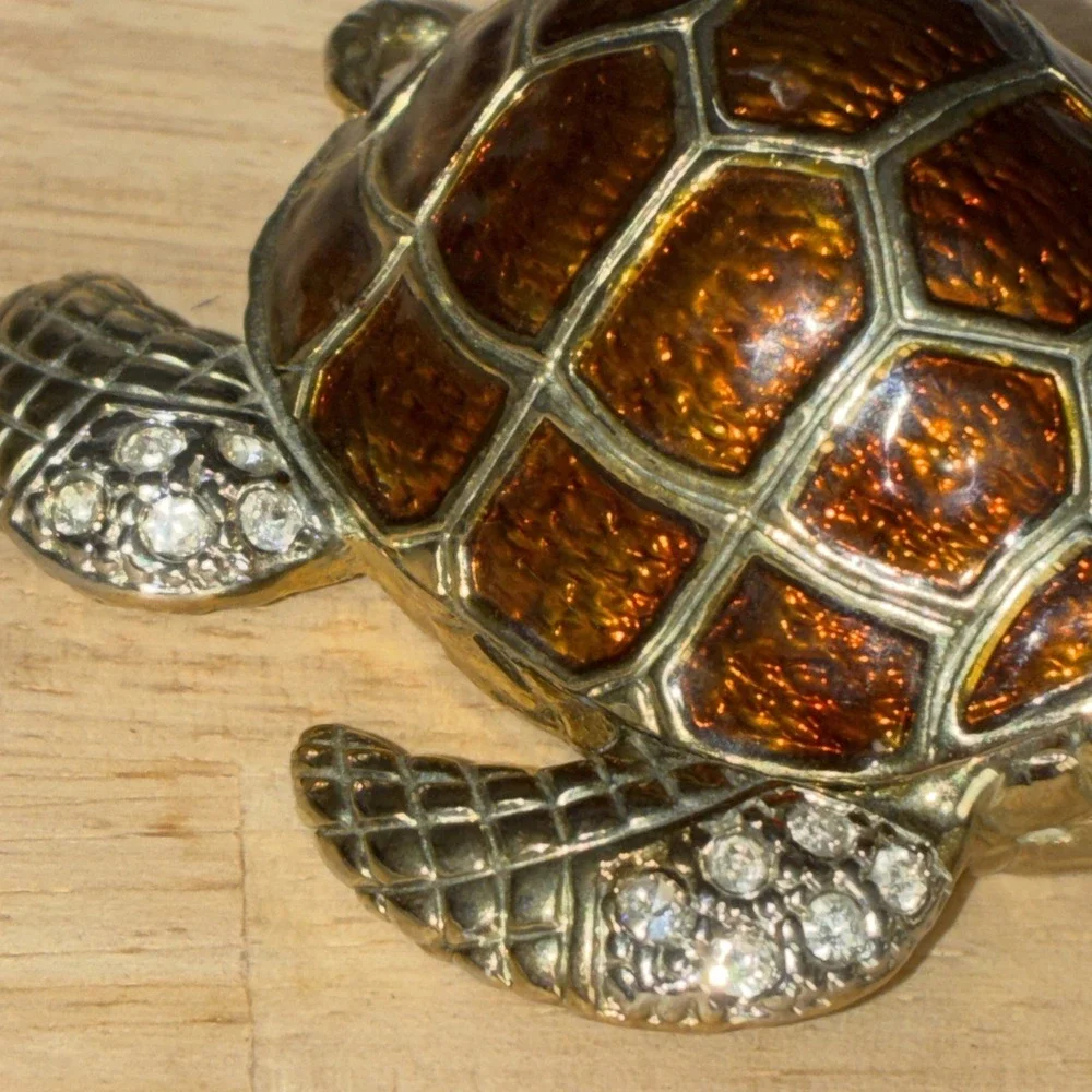 Brass Sea Turtle Trinket Box with Rhinestones Magnet Closure - Picture 12 of 12